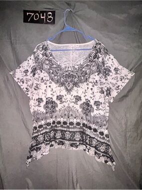 Cato Black & White Floral Scoop Neck Blouse